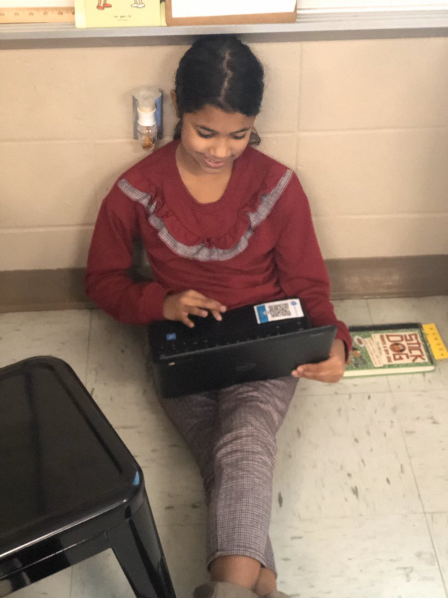 Valentine_3rdGr's tweet photo. Learning how to use @Flipgrid to make our book recommendations! @McIntireElem https://t.co/9xTnayKDKR