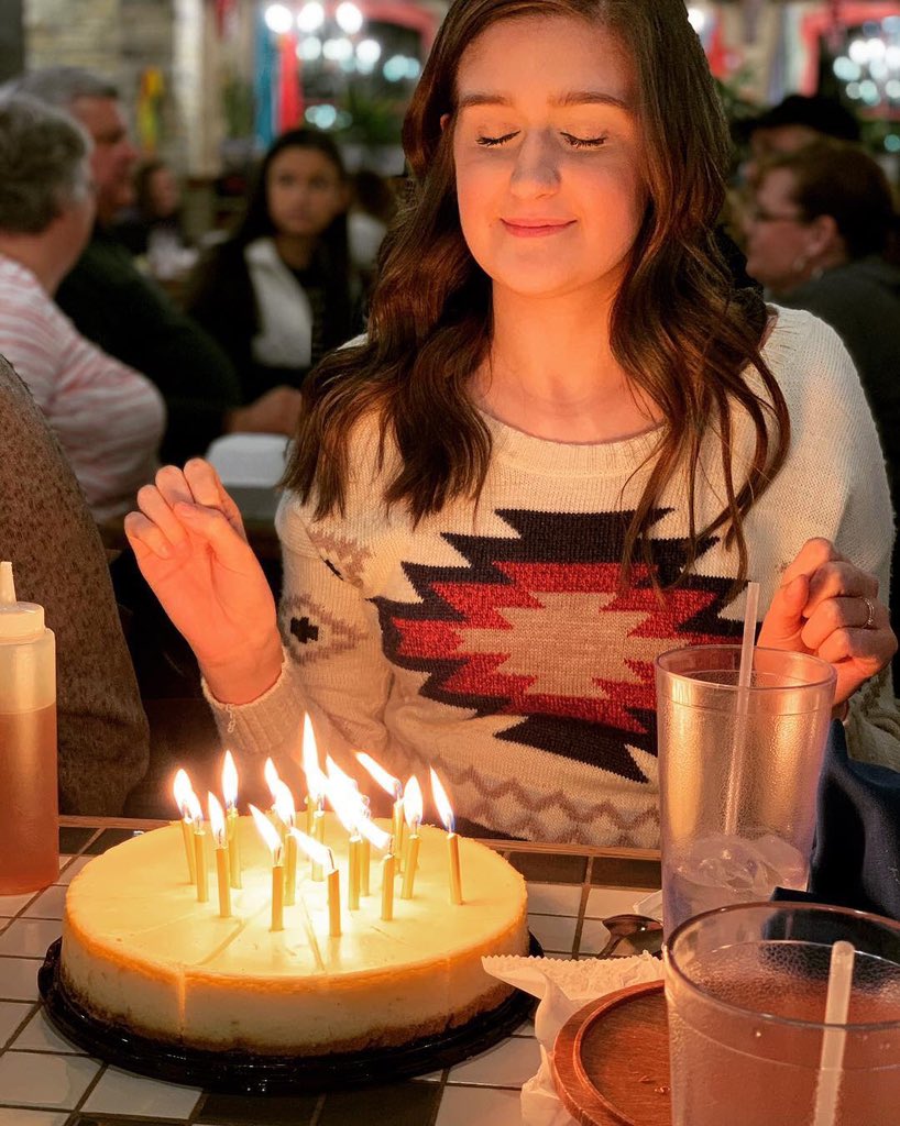 mroley34's tweet photo. #19 #makeawish #happybirthday #sunshine https://t.co/m4HqYnFuST