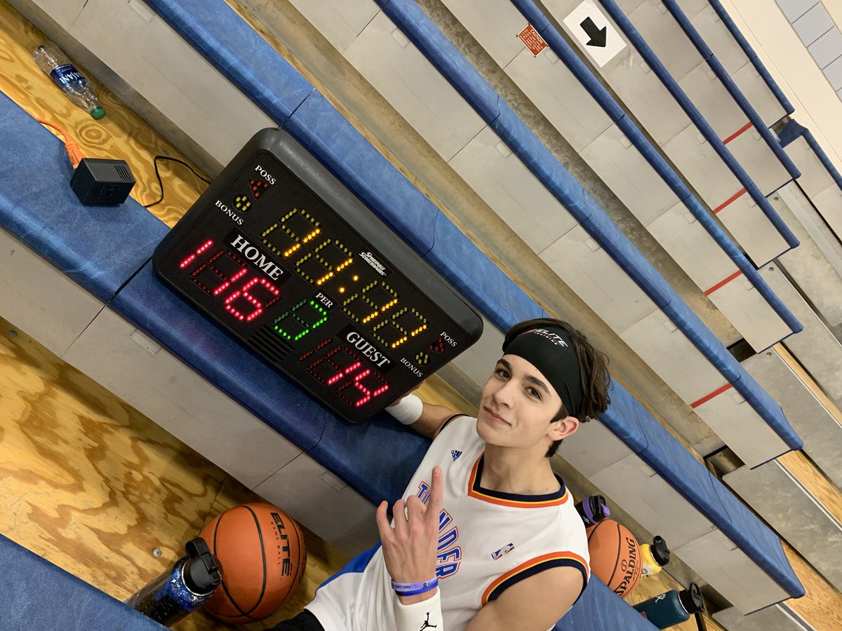 Millenn46108226's tweet photo. *starter Tanner Johnson pictured in front of the score from the brutal beating tonite vs the Women’s Dream Team* #headhuntin #wipedenose https://t.co/TvtH1j1uRb