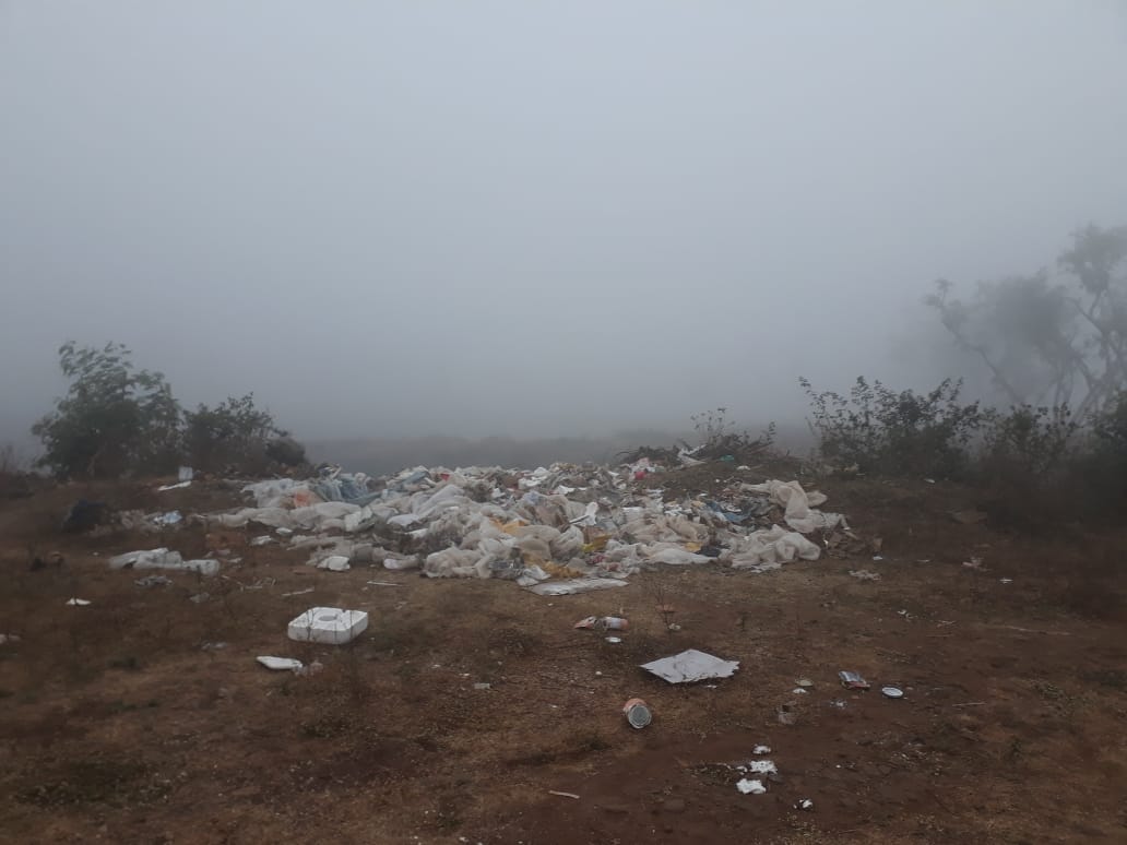 seenilesh's tweet image. महात्मा टेकडीवरील खाणीजवळ (गोपीनाथनगरच्या बाजुने) मोठ्या प्रमाणात प्लास्टिक कचरा टाकण्यात आला आहे. @PMCPune ने  कृपया कार्यवाही करावी 

@mohol_murlidhar @ChDadaPatil @Medha_kulkarni @AjitPawarSpeaks @chaitralicMT @VetalTekdi 
@Shamdeshpande1 @PSamratSakal

#SwachhSurvekshan2020