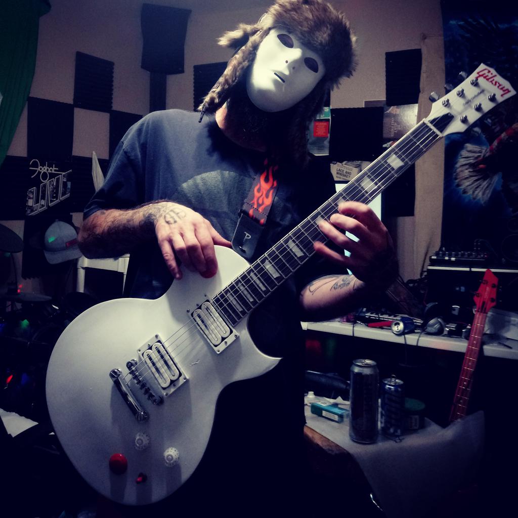 Heinsightmedia1's tweet photo. Finished up diy buckehead guitar build. Gonna have full build vids comin out https://t.co/z7zLdEiQwR #Guitarist #guitar #buckethead #musician #youtuber #DIY #playauthentic #Subscribe https://t.co/betAwZgSh6