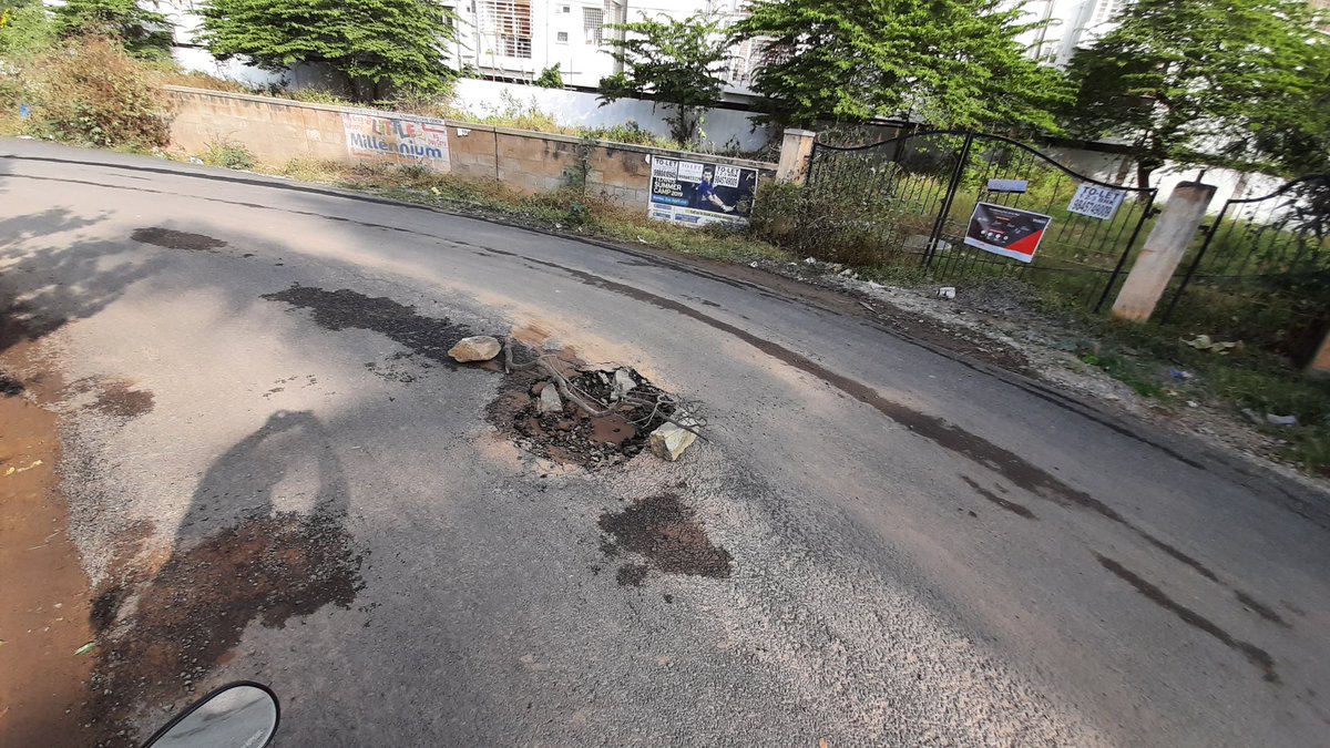 TheLakeRoadGuys's tweet image. @chairmanbwssb @BBMPCOMM @hsrltrafficps Due to pipe burst huge crater is formed  in the middle of the road. Seems it will cave in. At least 25 diff school  buses come in #HNhalliLakeRoad everyday. Pls help. 

Exact location: maps.app.goo.gl/rudPNCy7Ss3h9R…

@kdevforum @Dkhallirising