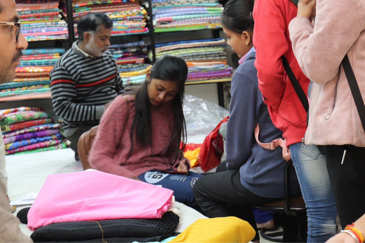 SAGE_INDORE's tweet image. #InstituteOfDesign students visited the Black Onex Design Studio in Indore &amp;amp; interacted with NIFTians Mr. Rajesh &amp;amp; Jyoyi Parmar, who gave students insight into embroidery, packaging and finishing.
.
.
.
#SAGEIndore #SAGEUniversity #SAGEUniversityIndore #SUI #TheSAGE #SAGEGroup
