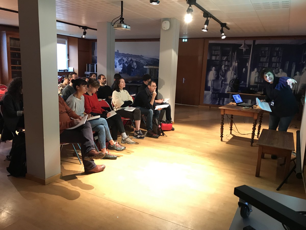 L’aventure commence pour nos étudiants du MSc Nature-Inspired Design de <a href="/Ensci_Paris/">ENSCI_LesAteliers</a>, installés cette semaine à la <a href="/SBM_Concarneau/">Marinarium</a> du MNHN ! Avec nos superbes partenaires du <a href="/Le_Museum/">Muséum national d'Histoire naturelle</a>, des @Souhaitables et du <a href="/ceebios/">Ceebios</a> ! #Biomimétisme #Bioinspiration #Bioinspirationmarine