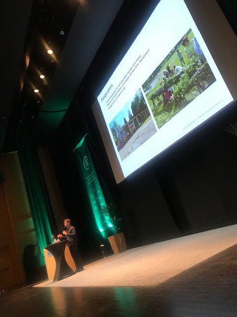 . <a href="/Nils_Bjorling/">Nils Björling</a> om utvidgad urbanisering. Rurban! Nya krav=>stad o landsbygd inspirerar o lär av varandra=> fler o nya sätt att förändra o utveckla. Nyckel=>samv, dialog, mångfald. Aktörer gör olika saker tillsammans=> självstyre, effektivitet, utv o hållbarhet. <a href="/ostsvenskahk/">Östsvenska Handelska</a>