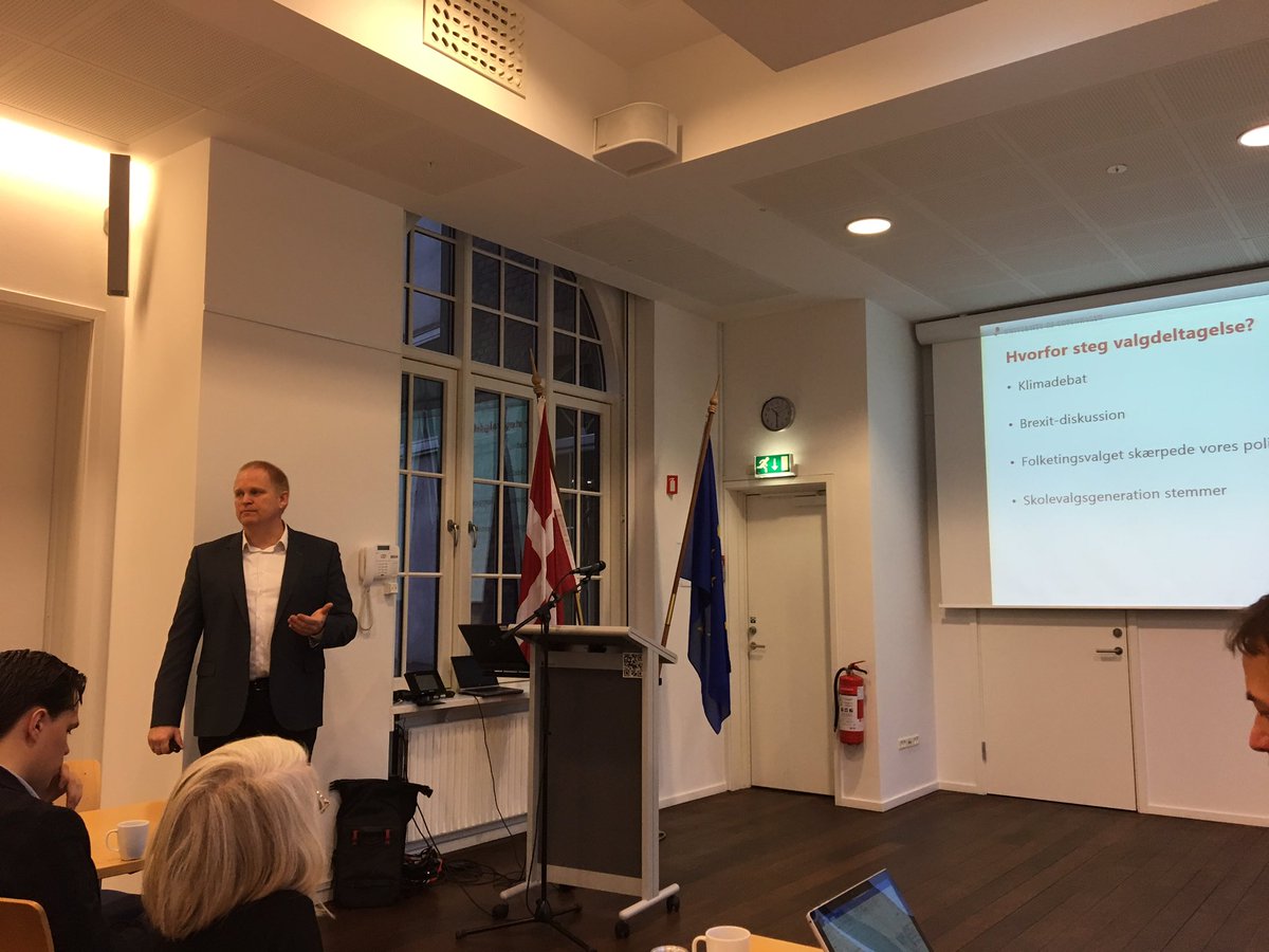 danskungdom's tweet photo. Hvad skyldes rekorden ved #EV19?
Klimadebatten, Brexit, et nærliggende Folketingsvalg, mobiliseringsindsatser OG ikke mindst en skolevalgs-generation som nu er myndige og har taget stemmeafgivning til sig! https://t.co/E2sGJ0Ntgs
