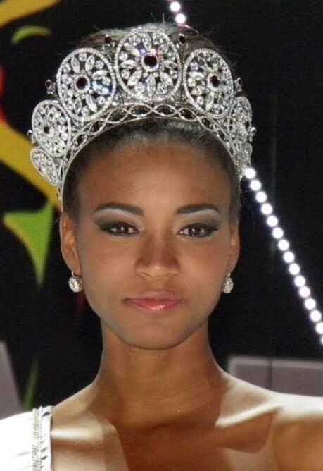 PageantryMiss's tweet photo. Miss Universe 2011 👑
Leila Lopes 👸
Miss Angola 🇦🇴 https://t.co/Cn6K3zPYQr