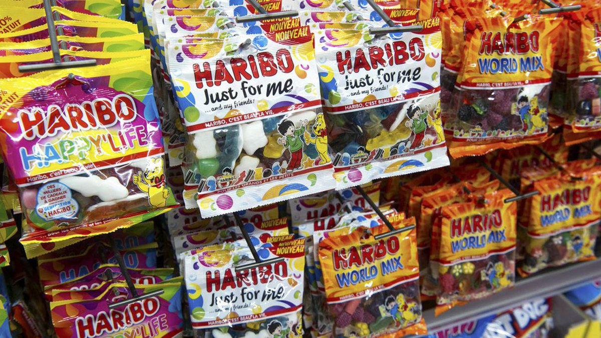 ClotildeBriard's tweet photo. Et les amateurs de bonbons sont devenus très versatiles, avec des engouements pour des nouveautés qui ne durent pas toujours. https://t.co/lR00z8sdkp https://t.co/eowDCSBDfr