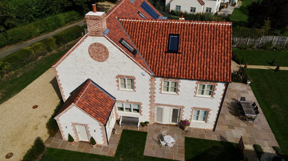 grocottmurfit's tweet photo. KEEP IT REAL
A beautiful new home constructed from traditional local  materials.
#BuildingABetterNorfolk

G&amp;M: Exceptional Norfolk Builders &amp; Property Developers
Email: info@grocottandmurfit.co.uk
Phone: 01328 851420
Website: https://t.co/4mehDuhrfh https://t.co/JHMbWLOpHK