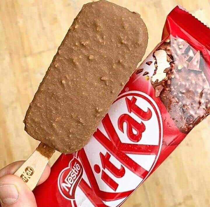 zuleyka89's tweet photo. Sedapnya pekena eskrim time panas 
camni kan ? 🤤

Ramai yang cakap kitkat tu sedap 😋
.
Selamat Petang 🤗 https://t.co/4k0UC8DSMb