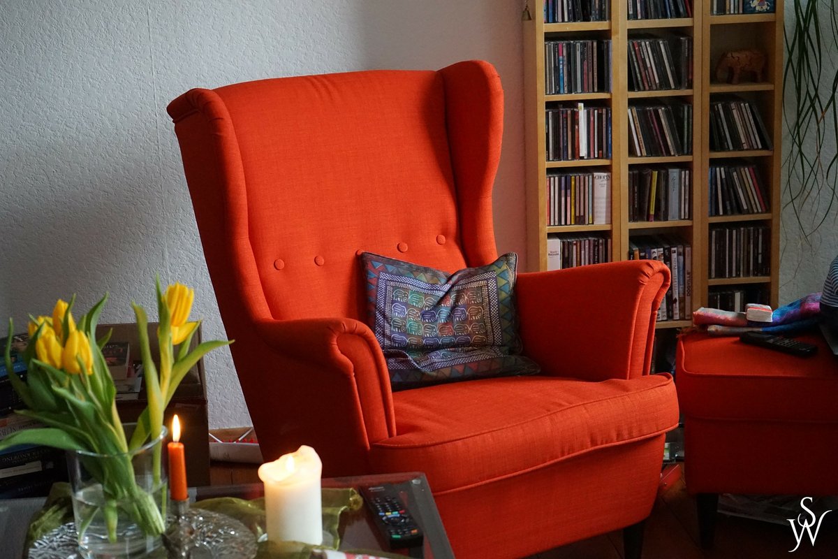 OdooAmy's tweet photo. @StealthyWood in love with my new armchair 😍 https://t.co/83plRAxizL