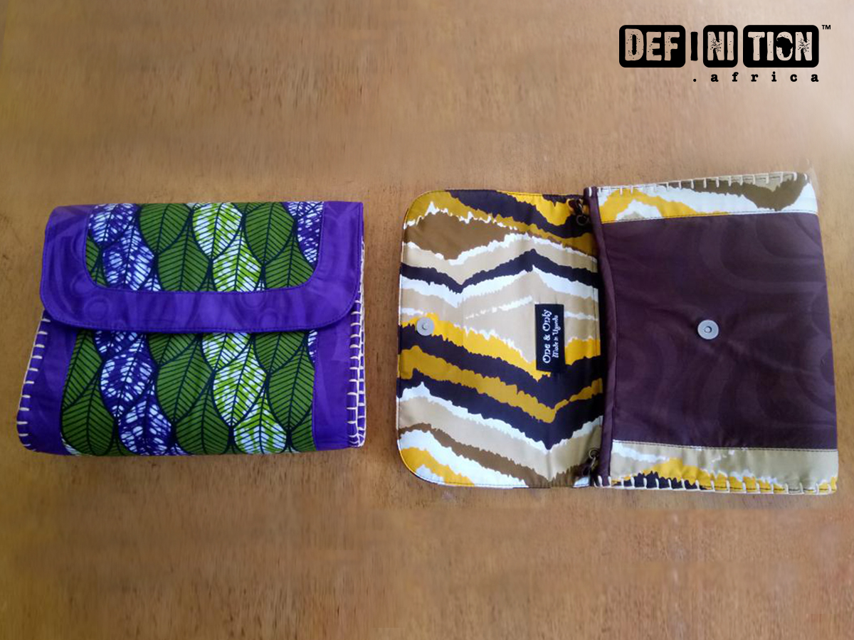 Creativity never rests. This bag is made out of dried palm tree fibre, also used to make a 'Mukeka'. Courtesy of One &amp; Only (oneandonly.co.ug)

#DefinitionAfrica #AfricanFashion #Mukekabag