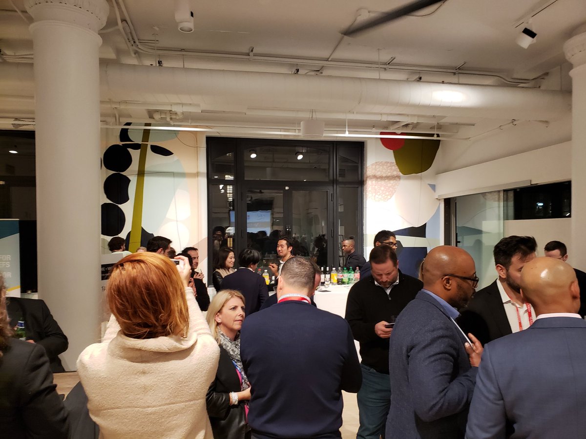 24Notion's tweet photo. Relaxation and wellness experiences: @beLYMBR @HypericeUSA @FaceHaus help our customers have the best engagement @lululemon tonight! #adobefutureexp #AdobeRetail #24NotionMedia https://t.co/h5XUa9cKVs