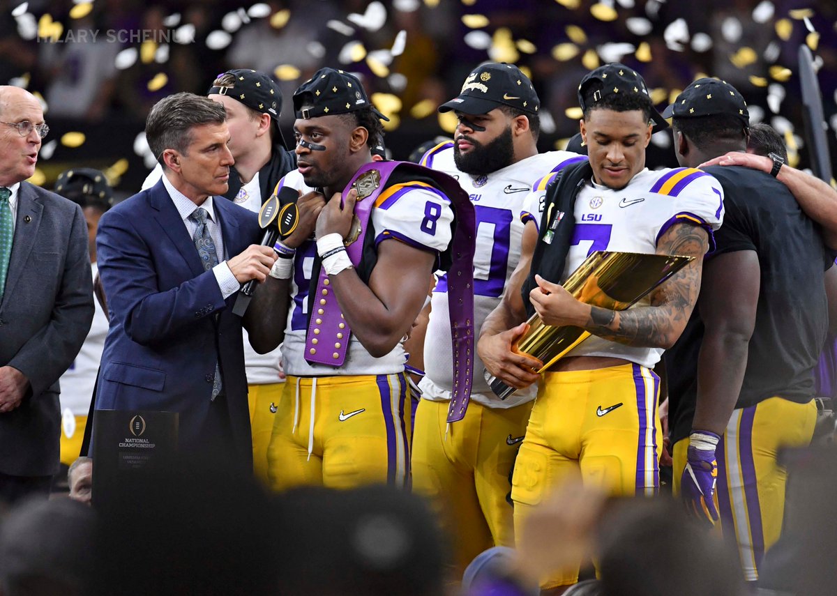 Find you someone that looks at you the way <a href="/realgrantdelpit/">GrantDelpit</a> looks at the #NationalChampionship trophy #CFBPlayoff #LSU #TigersWin #GeauxTigers