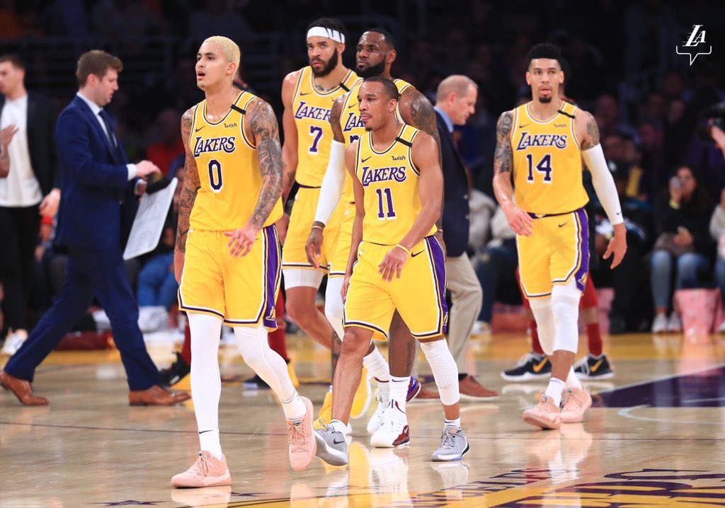 Lakers win their 9th straight tonight(6th straight at Home) as they beat the Cavaliers 128-99 and improve to 33-7 on the season🔥
Stats:
-James: 31pts/2rebs/8asts
-Howard: 21pts/15rebs/2asts
-Bradley: 12pts/3rebs
-Kuzma: 11pts/3rebs/2asts
-Green: 10pts/4rebs/2asts/4stls x