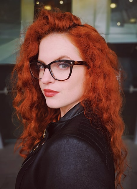 ellalowgren's tweet image. Ok #gamedevsforfireys / #gamedevsforfiries let&apos;s go! I will be auctioning off a consultation and headshots.

I will meet to discuss anything related to narrative, comms or social, and take, edit and provide yourself with 3 headshots. OR, I will provide 3 headshots for 3 people.