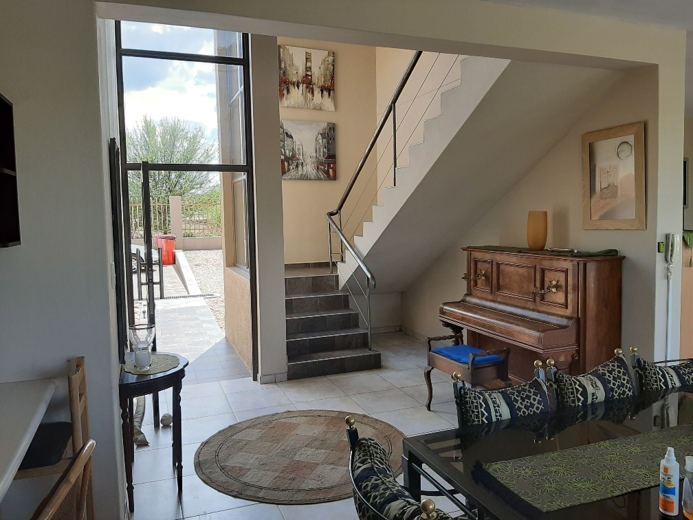 MyPropertyNAM's tweet photo. This amazing home in #Finkenstein is for the sporty &amp; adventurous at heart (30-meter pool, 6-garages, and more!)  🏊🚴⛳ 
3 🛌 (All with en suite) 🛀 | N$ 4,600,000 #ForSale | Ref #: 1873647

Get in touch with the property agent: https://t.co/zlicueDGNf

#MyPropertyNamPick https://t.co/RDzB5lBEVU