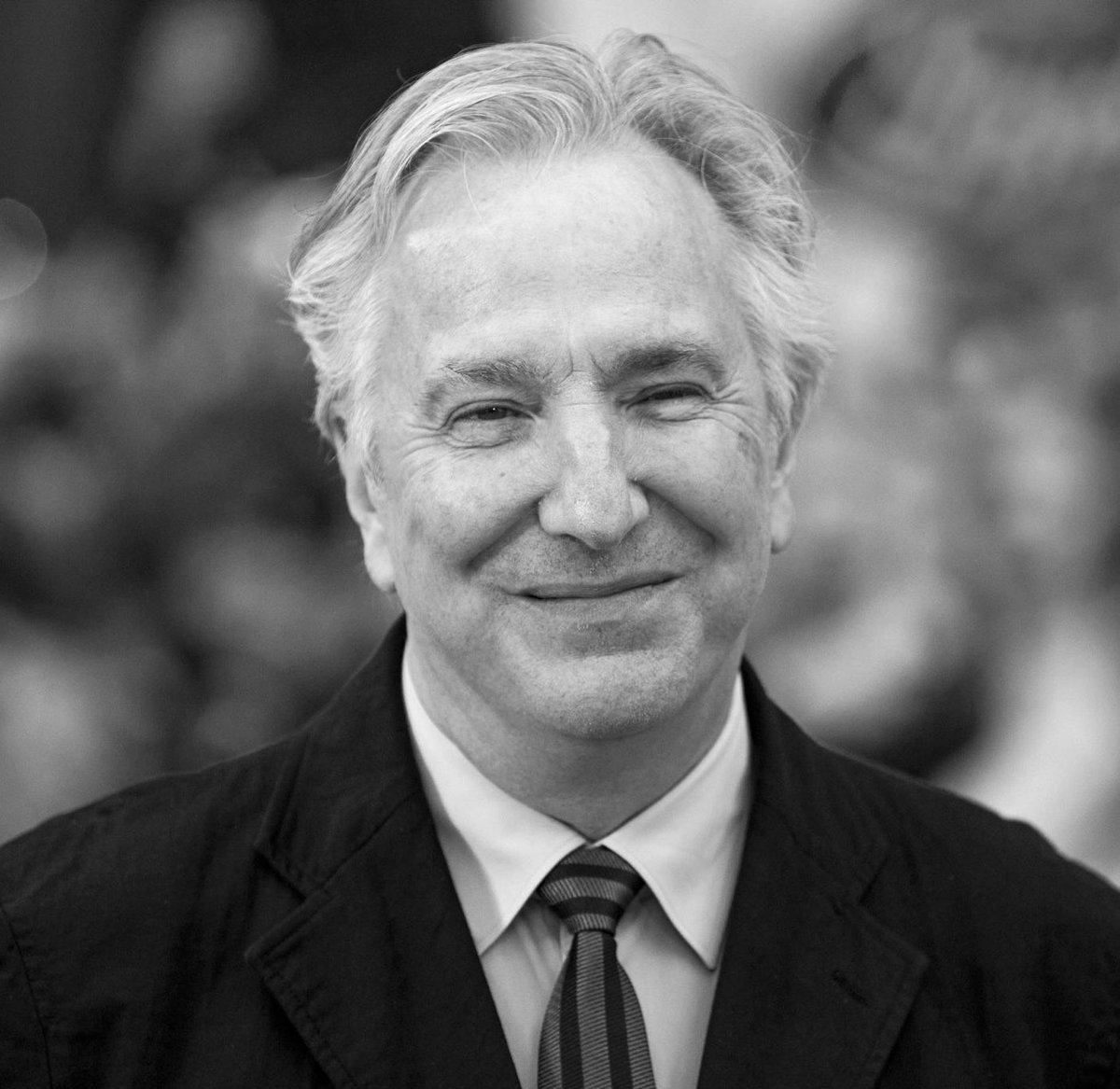 gayrauder's tweet image. today marks four years since alan rickman passed away. and i just want to say that no one could never portray severus snape like the way he did. the perfect person for the role. an essential person in our childhood. forever grateful for him. 🖤