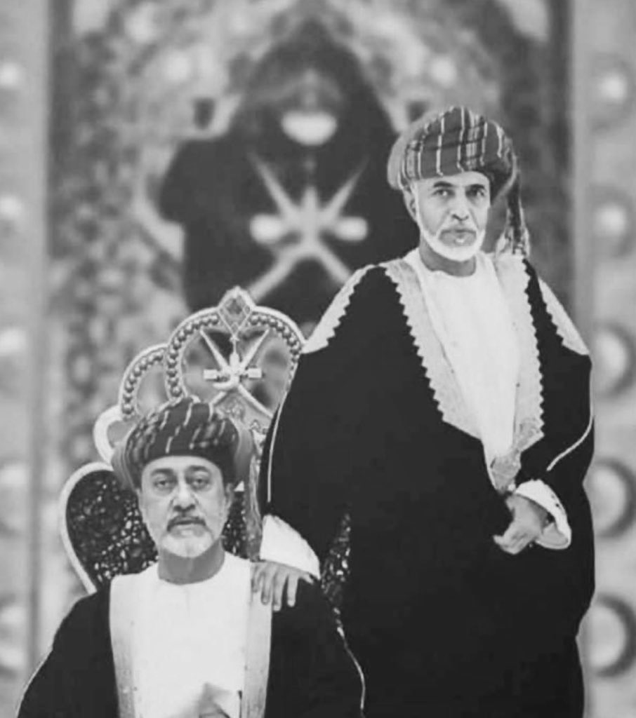 Yousuf_AlRahbi's tweet photo. 10 يناير ليلة الفقد الكبير القلوب مفجوعة والألسن منعقدة كيف لا والفقد سلطان القلوب #أعز_الرجال_وأنقاهم المصاب جلل ولكن هي إرادة الله ومؤمنين به وأحسن الله العزاء لعمان وأهلها،نّم هانئاً يا ابن سعيد وستبقى عُمان راسخة كما أسستها وبمن توسمت به الخير #السلطان_هيثم_بن_طارق_آل_سعيد https://t.co/gOWMr7hO4F