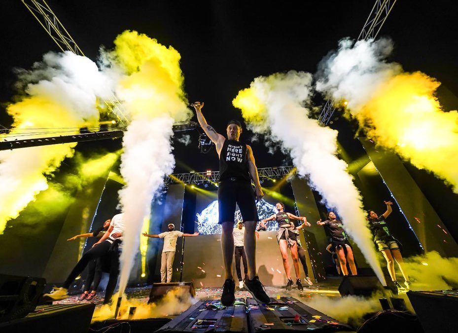Fastrack's tweet photo. The ingredients of a lit festival? @gullygangindia & @RITVIZ
You're not doing @TheMusicRun right if you don't #RageWithFastrack.
#LiveTheBeat #FastrackMusicRun https://t.co/hXBc1ITkBb