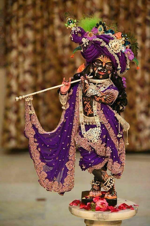 IDOL worshiping is a significant part of Hinduism.During his wondering days Swami Vibekananda ,one day arrived in Alwar .He had a sharp exchange of word with the Maharaja of Alwar. The Maharaja ridiculed the worship of image .