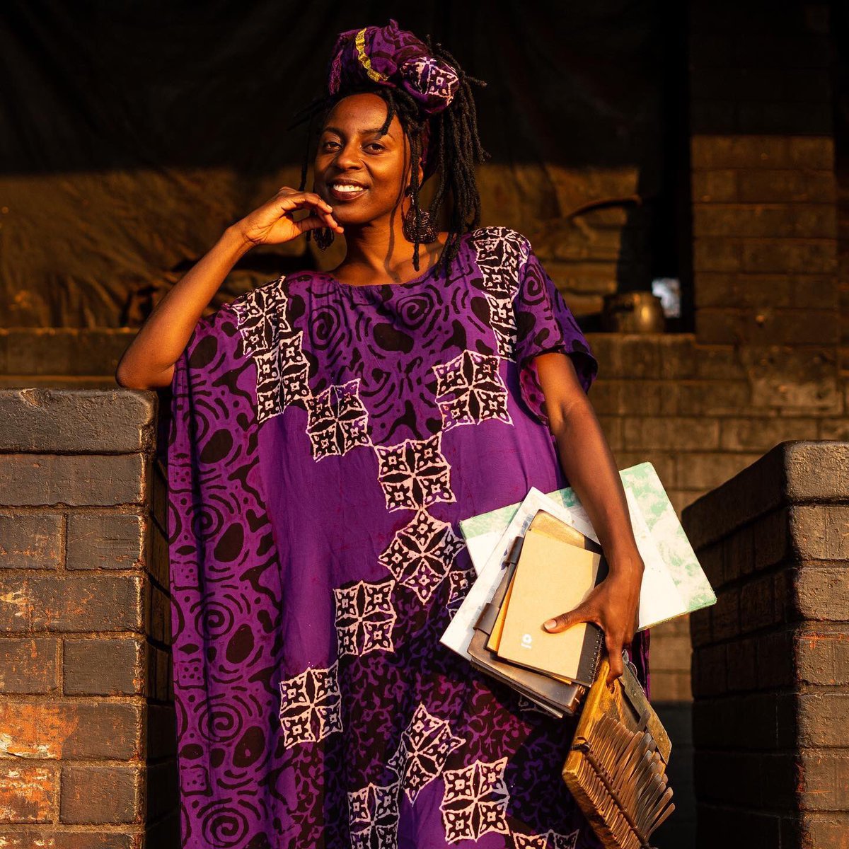HopeMasike's tweet photo. #mbira #poetry & #purple
Diarize my 1st poetry anthology #askmeagain launch date! Fri Feb 7 #DeltaGallery! We launch the 📒 in a neat, intimate concert of #music & #poetry I’ll be telling you more! Just stay tuned here! 😊❤️ Shot in #highfield #fiyo by 📸 @KBMpofu https://t.co/Iwk9DEYDzx