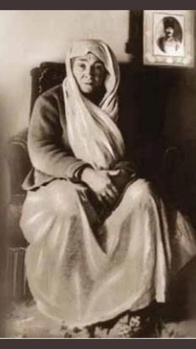umtdogan71's tweet photo. Atatürk’ün annesi #ZübeydeHanım’ın her sene Kadir Gecesi Kur’an okunup Peygamber Efendimiz’in ve cümle şehitlerimizin ruhuna armağan edilmesi şartıyla” Darüşşafaka’ya yaptığı 20.000 kuruşluk bağışın belgesi. 

��u mübarek kadına dil uzatan şeref yoksunları için paylaşalım. https://t.co/RnXWp4RF4w