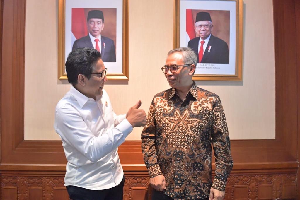 halimiskandarnu's tweet photo. Bisakah Dana Desa digulirkan tanpa bunga, biar warga terbantu ? 
Bisa Brooo,,,,,,,,!!!
Itu lagi kita diskusikan dg OJK (Otoritas Jasa Keuangan) bro,,,,!!! https://t.co/vPsGAuryLI