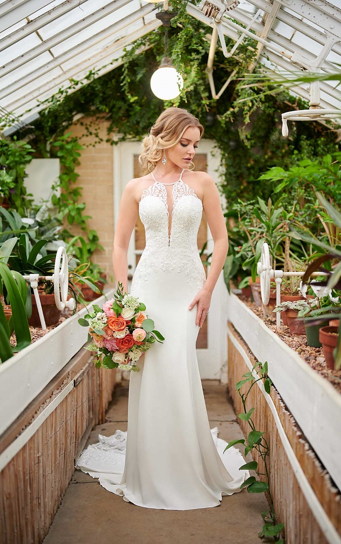 Top bridal designer Stella York has a selection of gorgeous #weddingdresses that are perfect for a magical winter wedding. Let's discuss it in our latest blog post. syracusenybride.com/stella-york-wi…