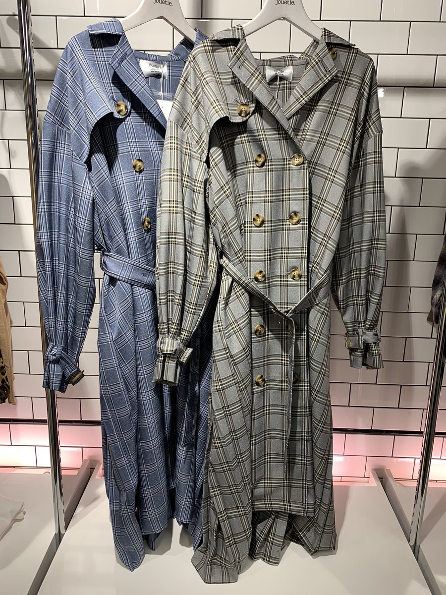 Jouetieルミネエスト新宿店 Twitterren New Arrival バックプリーツトレンチワンピース Gry Pnk Blu Bge 8 000 Tax 定番のトレンチコートのバックスタイルにプリーツが揺れるワンピース ミニマルなアイテムこそ周りと差をつけたい ワンピースとしては Jouetieルミネエスト新宿店 Twitterren New Arrival バックプリーツトレンチワンピース Gry Pnk Blu Bge 8 000 Tax 定番のトレンチコートのバックスタイルにプリーツが揺れるワンピース ミニマルなアイテムこそ周りと差をつけたい ワンピースとしては