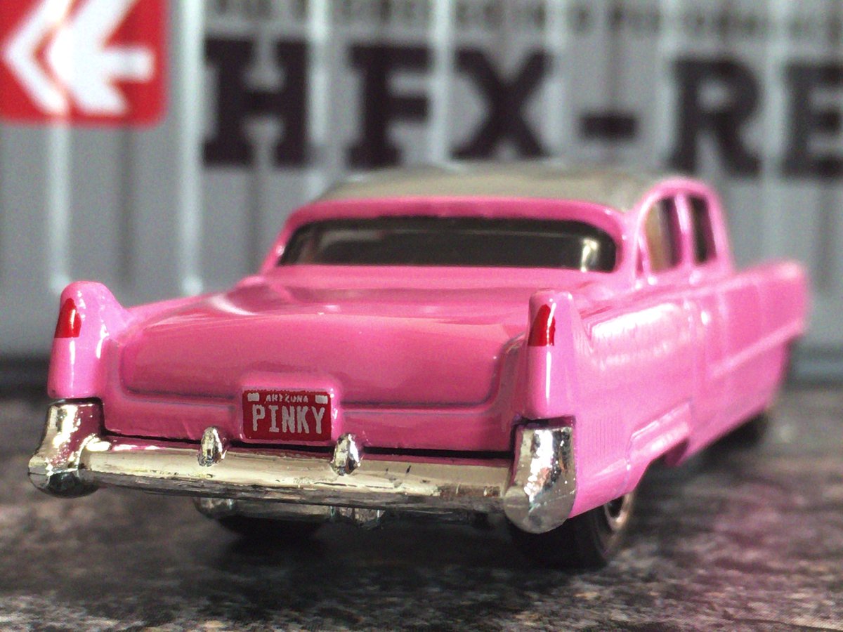 タイチョ 大丈夫 ワタシがきた على تويتر 第1013回目 55 Cadillac Fleetwood Matchbox 55年式のキャデラックと言えばエルヴィスプレスリーのピンクキャデラックが有名ですね まさにこれ アメ車にピンクとは凄いセンスです ルーフがホワイトならプレスリー仕様