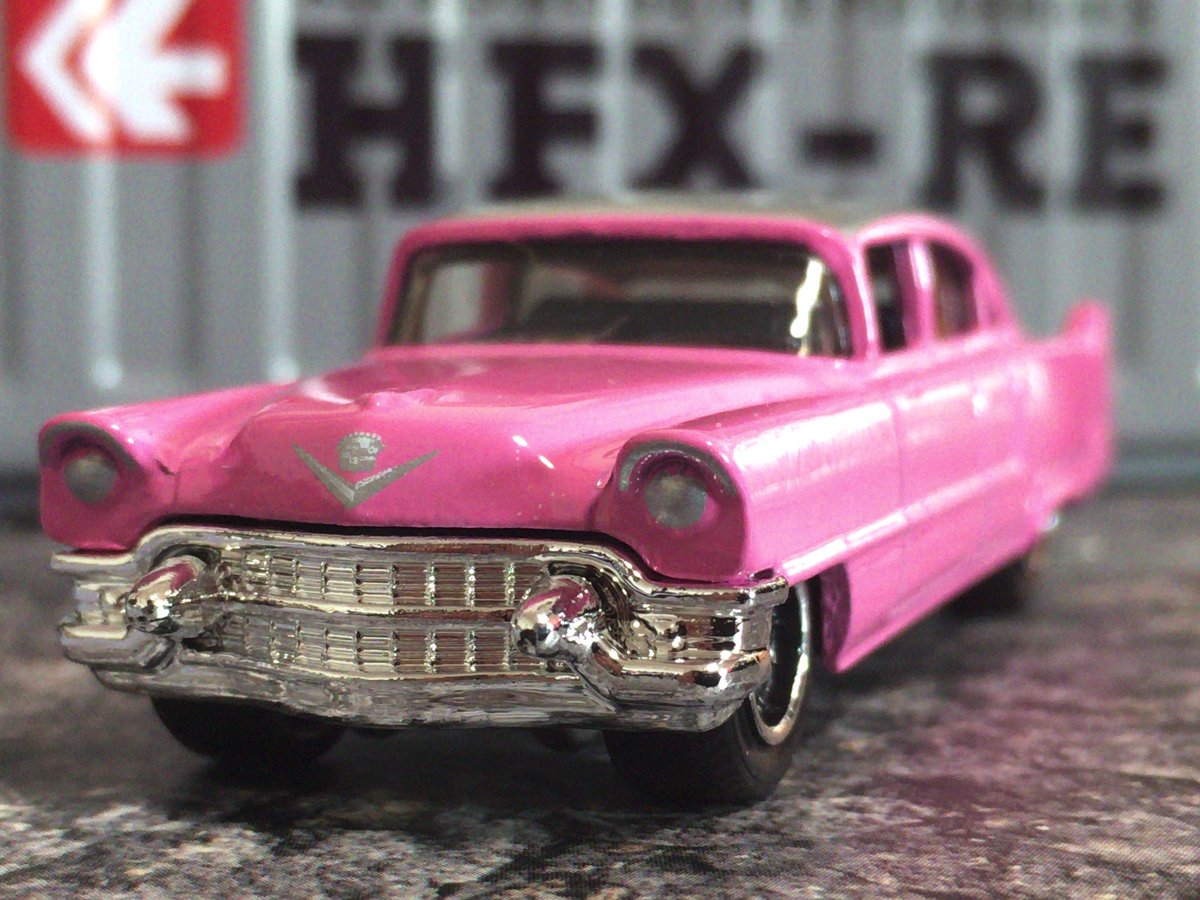 タイチョ 大丈夫 ワタシがきた على تويتر 第1013回目 55 Cadillac Fleetwood Matchbox 55年式のキャデラックと言えばエルヴィスプレスリーのピンクキャデラックが有名ですね まさにこれ アメ車にピンクとは凄いセンスです ルーフがホワイトならプレスリー仕様