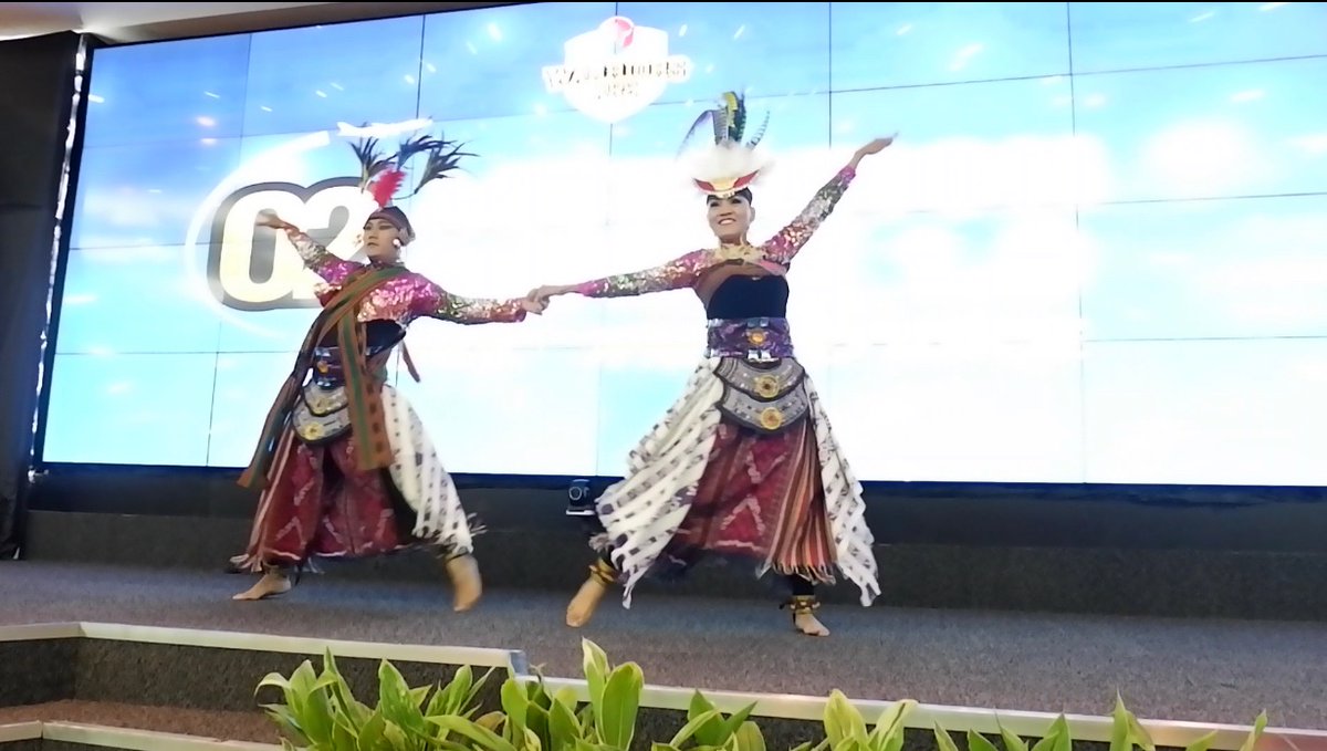 ibbiifauyenra's tweet photo. Ke Jakarta membeli molen
Molen dibeli lupa dimakan
Warrior AP2 selalu punya konten
Ofline online akan kami suguhkan
#O2Activation
@AngkasaPura_2
@mawaluddin https://t.co/Yw54KbIhWa