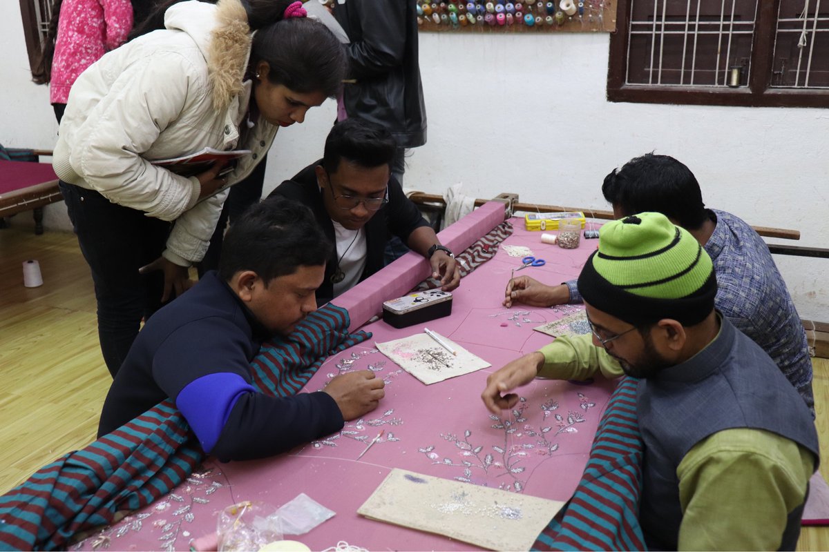SAGE_INDORE's tweet image. #FashionDesign students of #InstituteOfDesign visited Pardesipura, the well-known clothing market of Indore for market sourcing. 
.
.
.
#SAGEIndore #SAGEUniversity #SAGEUniversityIndore #SUI #TheSAGE #SAGEGroup