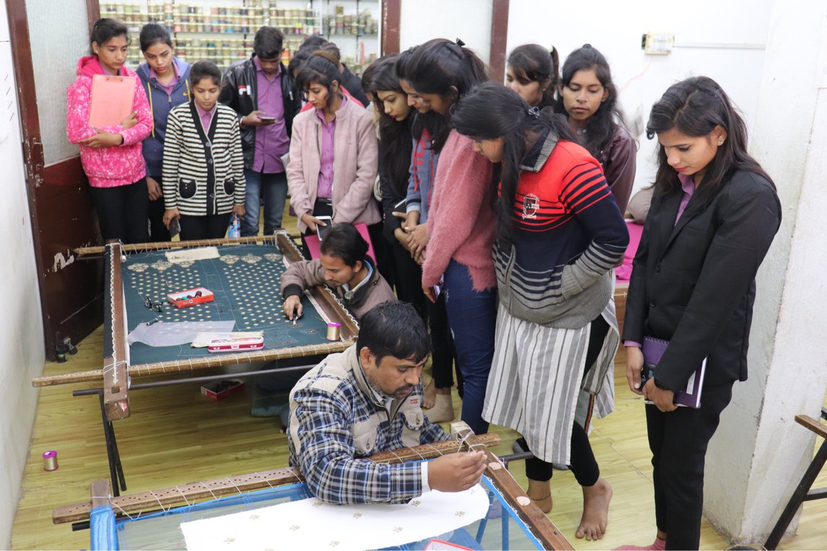 SAGE_INDORE's tweet image. #FashionDesign students of #InstituteOfDesign visited Pardesipura, the well-known clothing market of Indore for market sourcing. 
.
.
.
#SAGEIndore #SAGEUniversity #SAGEUniversityIndore #SUI #TheSAGE #SAGEGroup