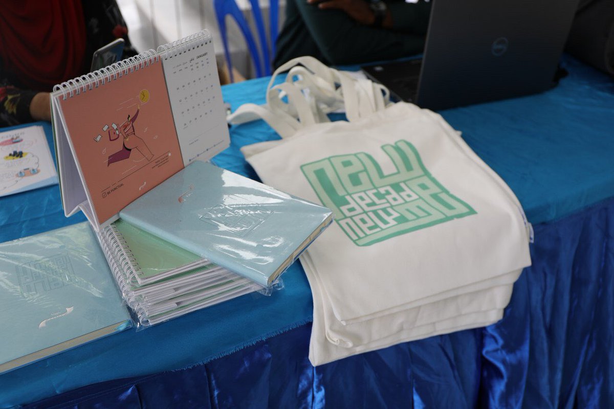 MWSC_Official's tweet photo. Have a question about the #MWSCApp? Fulfill your inquiries at #EkuveriMWSC Roadshow and walk away with stylish #NewDecadeNewMe Merch! #HappeningNow at Customer Service Building until 15:00 hours.
#EkuveriMWSC
#Alhaifintha https://t.co/U0pLrgkMnJ