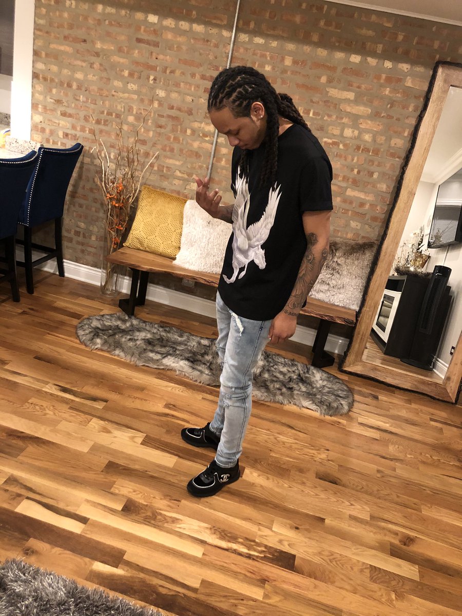 GGLouiee's tweet photo. Ima let these rack$ talk for me ni*ga🦅💰 https://t.co/1iZbmcQyaB