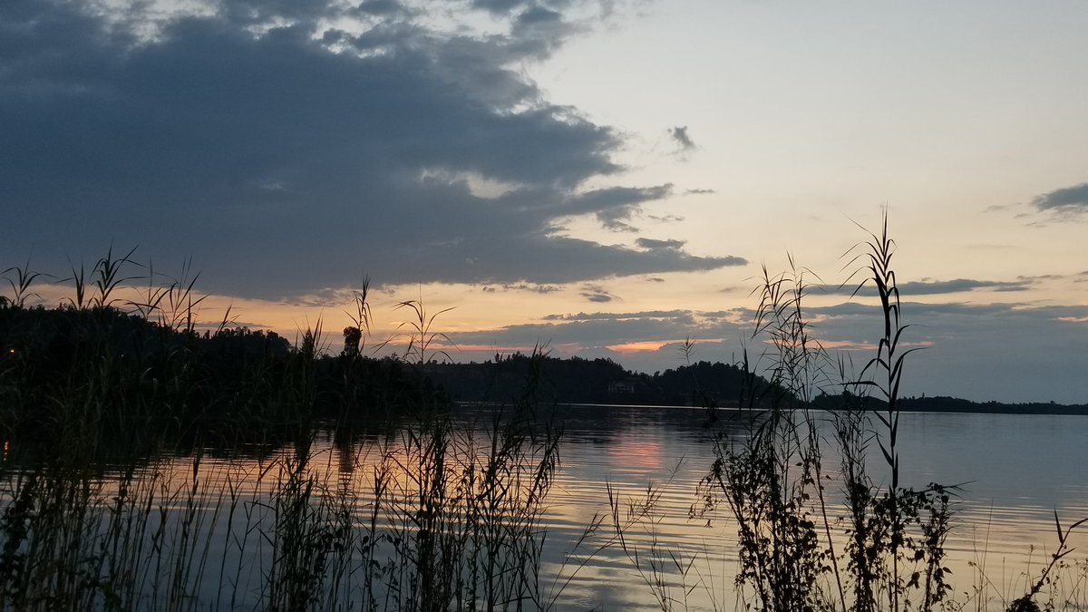 VRugwabiza's tweet photo. Moments in Karongi last week end : a deep dive into Serenity. I am now ready to return to New York. Do yourself a favor in 2020: #VisitRwanda and feed your Soul. https://t.co/aYMgW5D7Jx