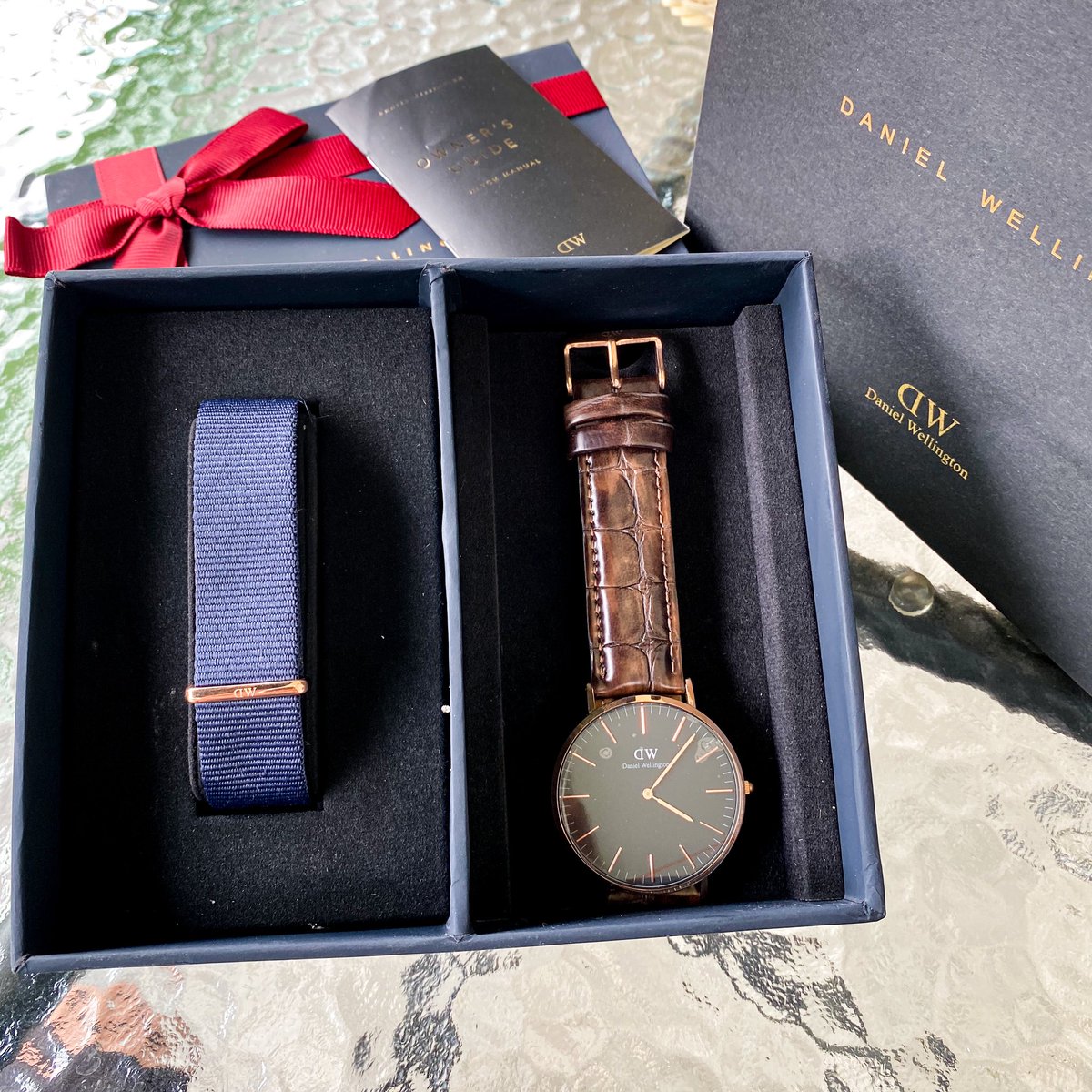 ardianpancaa's tweet photo. GIVE AWAY JAM DW!!
BUAT DUA PEMENANG, 1 CEWEK 28mm DAN 1 COWOK 40mm. 

SYARAT:
1) RETWEET TWEET INI DAN TWEET DIBAWAH INI (TWEET JUALANNYA). 
2) HARUS FOLLOW GUA. 
3) udah gitu aja. 

Gua umumin tanggal 17 jam 20.00 WIB. 
Dan GA yang di IG, gua umumin tanggal 18. https://t.co/c7WhmBanNt