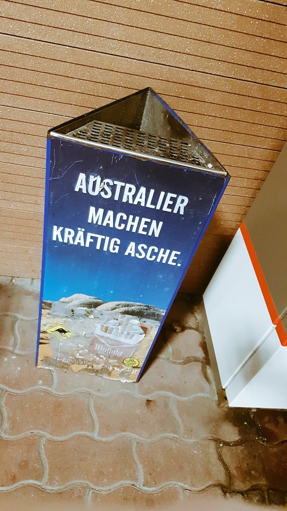 dr_bal's tweet photo. Vielleicht ein wenig unpassend diese Werbung 🤦🏻‍♂️ #werbefail #nichtlustig @WittenbergRalf  @Total #AustralianBushfire #AustraliaOnFire #fail @t3n #failoftheyear https://t.co/YuCLDct2ln