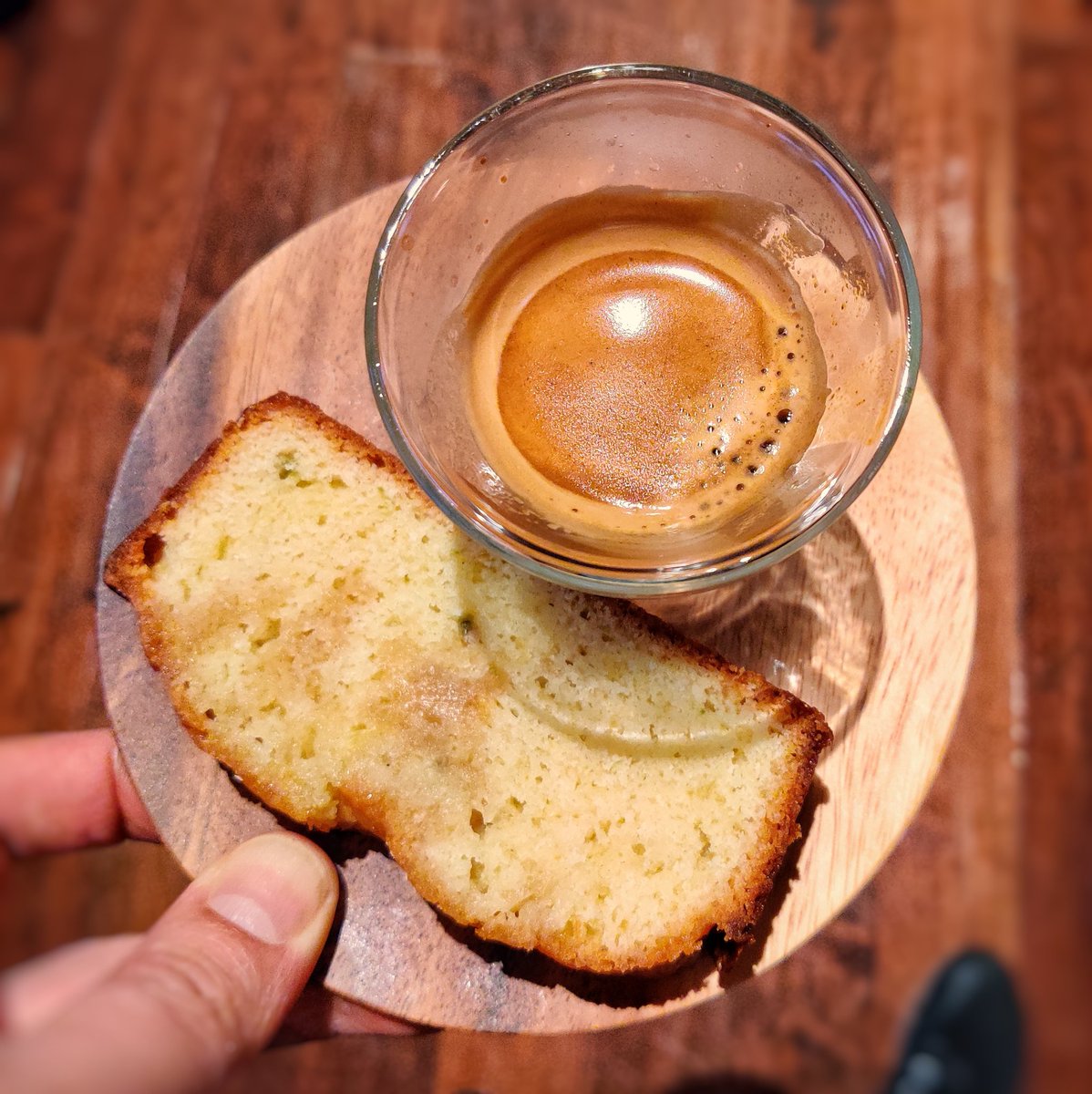 sed's tweet photo. i made lemon bread to honor a "good for one homemade treat" coupon that Sequoia finally redeemed after two years. Seen with decaf espresso. #lemonbread #lemoncake #treat #cake #poundcake #espresso #decafespresso #coupon #gift #beavercreekoregon https://t.co/EPeHwqt4Hx