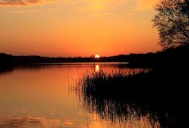 HallFarmcottag's tweet photo. #Christmas 🎄 may be over but it's only 1 month until #Valentines Day! 
❤️We can't think of a more romantic way to celebrate the big day than watching the #sunset over the Broads! https://t.co/c1Rp9KpkUa