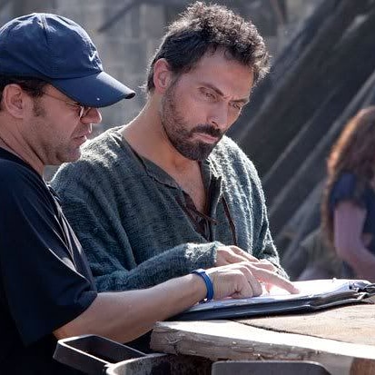 FansiteRS's tweet photo. Morning happy Tuesday 😜 well yesterday pic was a bit popular was it not... 😜 Loved seeing the likes and also welcome new followers how are ya? Shall we have some more tom builder for today... Enjoy X #rufussewell #tuesdaypic #tuesday #tombuilder #pillarsoftheearth https://t.co/I09bV8ljT4