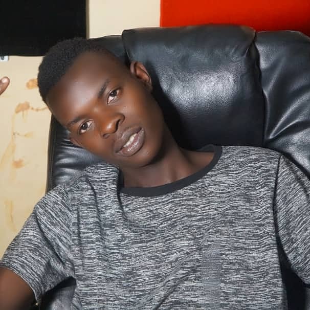RonaseDaWriter's tweet photo. Hes soft mozey 
Support him Bambi
#mbabwentyoaudioout https://t.co/INa9Tvumnn