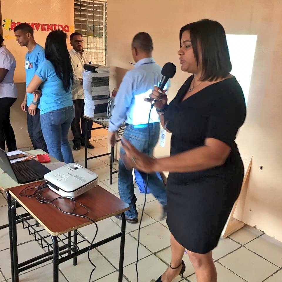 yeralAquino3's tweet photo. La @caasdrd a través de la @Direccionsocialcaasd y la División de Cultura impartió Su Programa Cultura del Agua este programa son impartidos en Escuelas y Colegios del gran Santo Domingo. #CaasdTrabaja #CaasdSoluciones #CaasdAvanza #DireccionSocialCaasdRD #RDCreSeYSeDemocratiza https://t.co/2a9J6P6Iyi