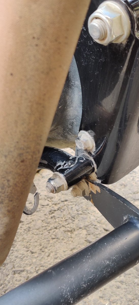 Bhavesh_VCS's tweet photo. @royalenfield not changed even after 4 months of follow up... This is the status of newly purchased bike after only 2-3 months - since first rain of 2019... https://t.co/bqMJJcid55
