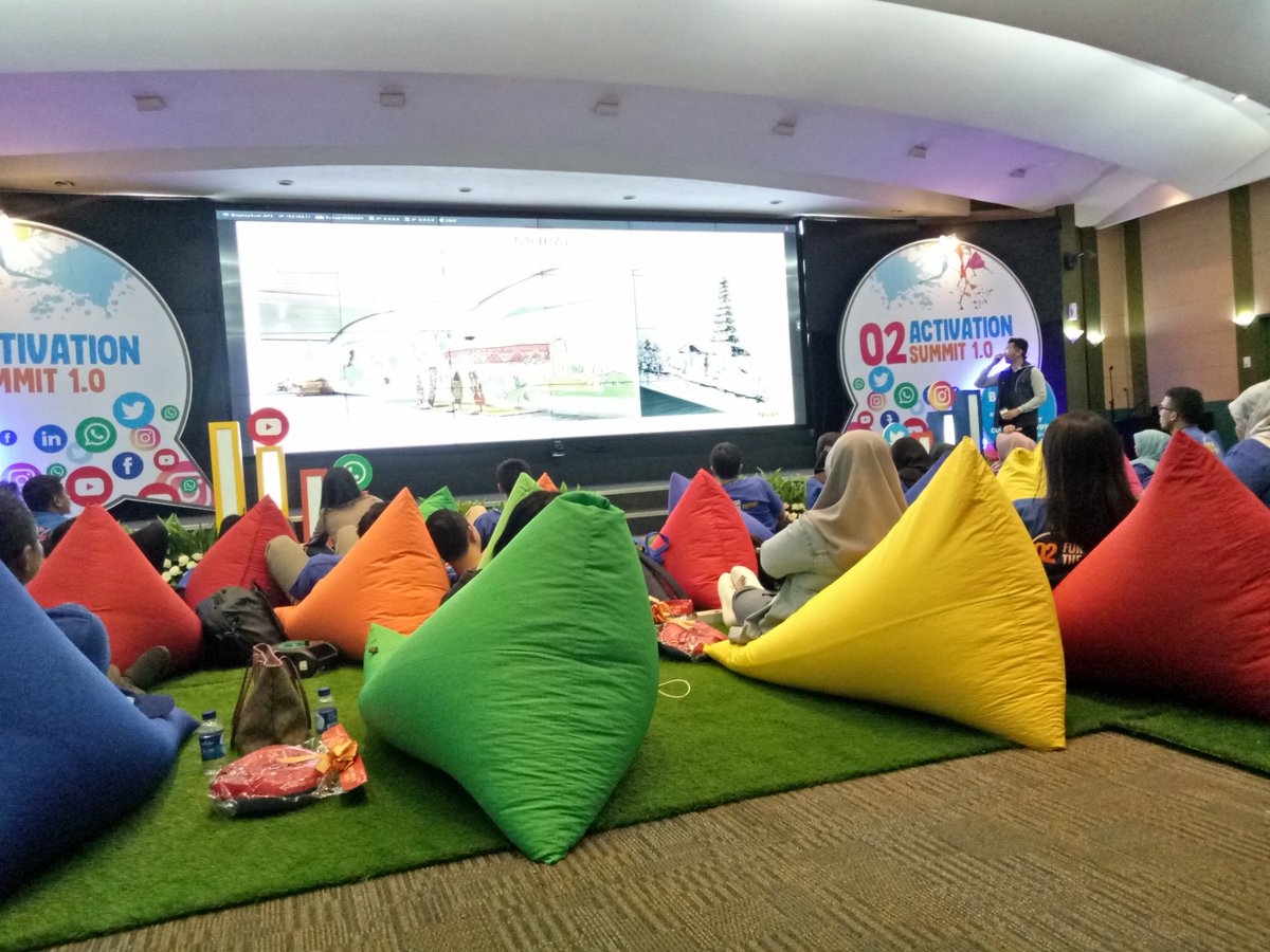 ErdianDjuned's tweet photo. Di @AngkasaPura_2 itu ada superhero, yg sudah ada Rangers, sekarang lahir superhero baru namanya Warriors π
Tapi sabar, Warriorsnya belajar dulu π
biar lebih greget π
Ini belajar yak, bener belajar lho, bukan nyantai π
#O2Activation
@mawaluddin
@AngkasaPura_2 https://t.co/Zjeosge1Rp