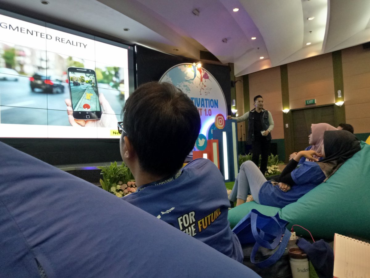 ErdianDjuned's tweet photo. Di @AngkasaPura_2 itu ada superhero, yg sudah ada Rangers, sekarang lahir superhero baru namanya Warriors π
Tapi sabar, Warriorsnya belajar dulu π
biar lebih greget π
Ini belajar yak, bener belajar lho, bukan nyantai π
#O2Activation
@mawaluddin
@AngkasaPura_2 https://t.co/Zjeosge1Rp