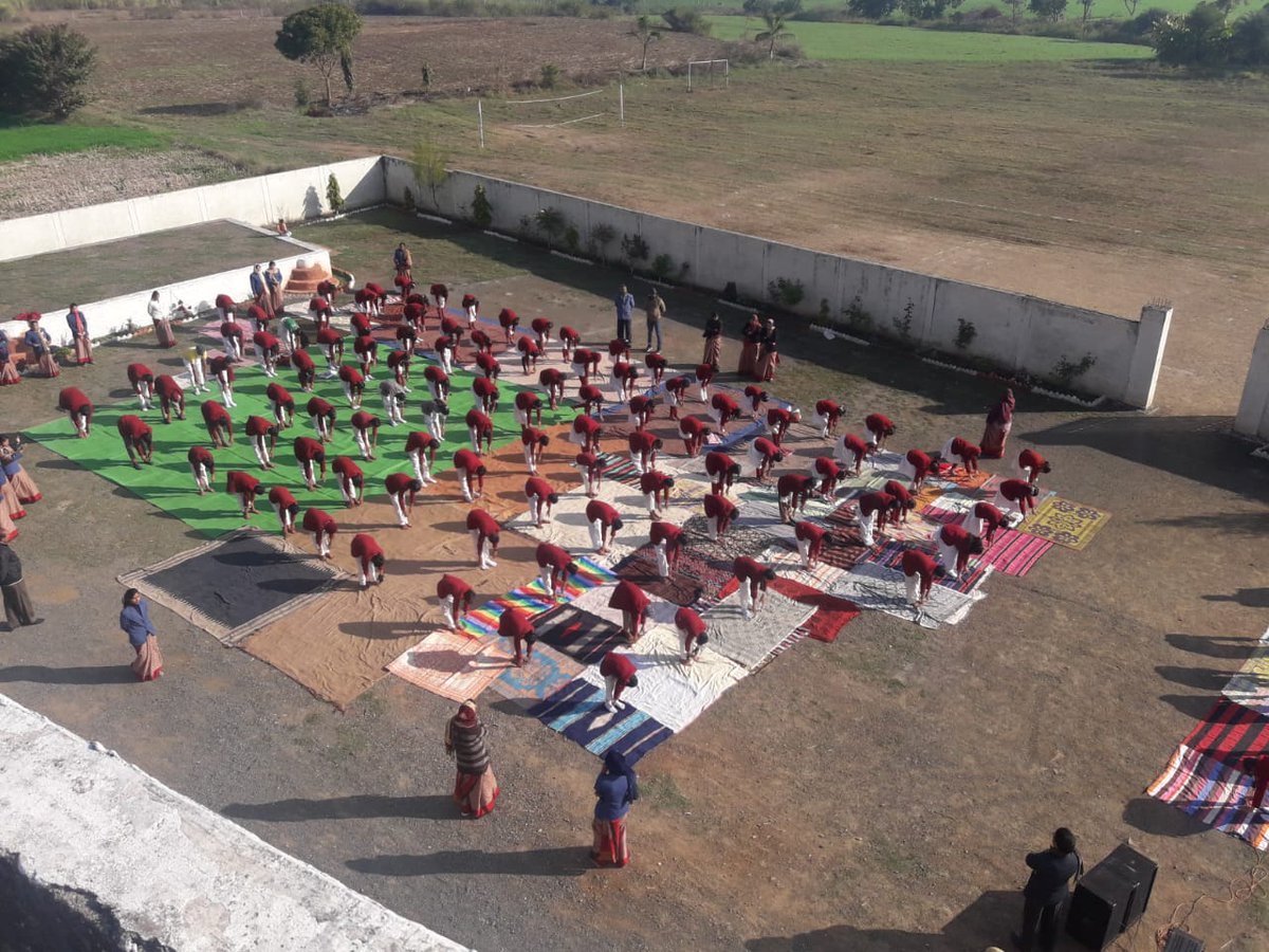 WorldRoshan's tweet photo. Surya Namaskar in school on the occasion of national youth day on 12th january. https://t.co/SeX3ROUlJJ