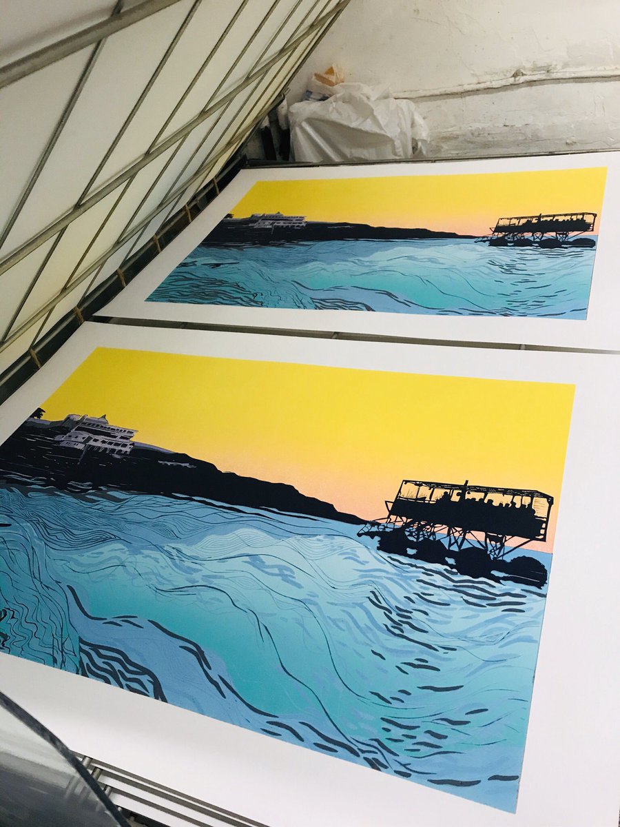 HomeshawDesigns's tweet photo. My first finished edition in 2020 #BurghIsland #Devon @wyprintworkshop @artistsWYPW #printmaking #linocut #HappyTuesday https://t.co/ADfxTk9A45